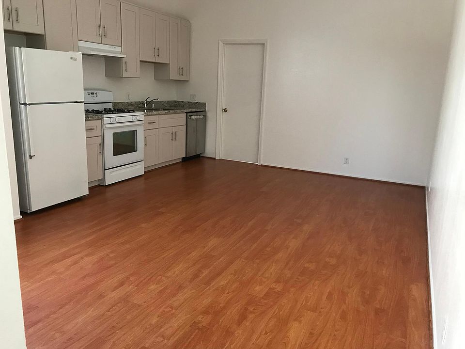 1st image of 547 Valencia St #547