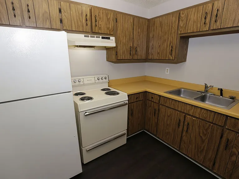 410 Madison Ave NW — Photo 12