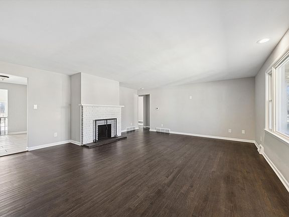 4th image of 1024 W Walnut St