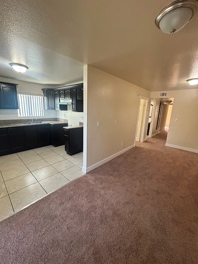 4 bed, 1275 sqft, $3,400 — Photo 3