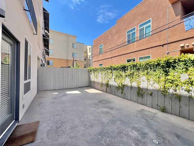5540 Lindo Paseo #4 — Photo 8