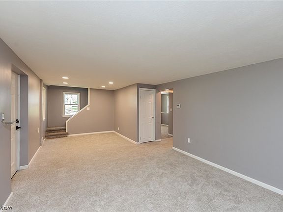 4th image of 3679 Sanford Ave