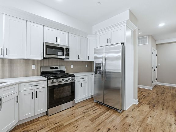 4th image of 109 N 7th St Floor 2