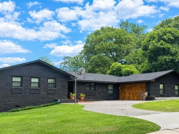 628 Chelsea Dr E, Mobile, AL 36608