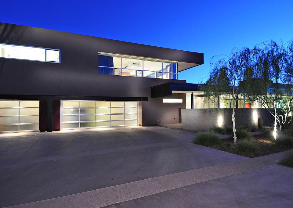 1st image of 3003 E San Miguel Ave