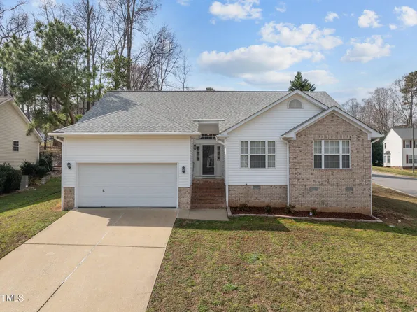 100 W Acres Cres, Cary, NC 27519