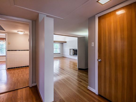 3rd image of 8301 Delmar Blvd APT 2