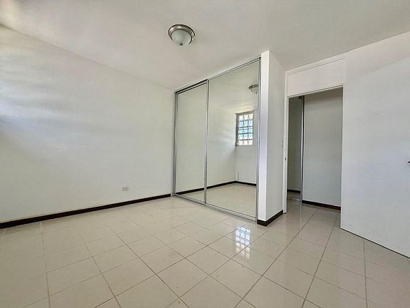 4th image of Mar Coral Urb Villamar Calle 5 H E 183 #Blq