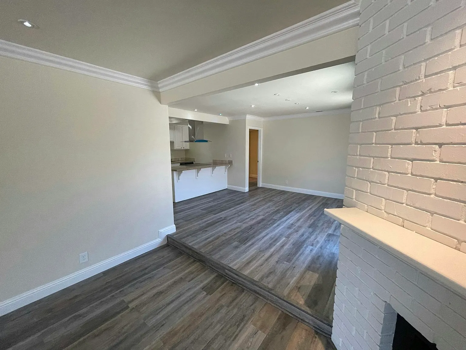 1638 Sierra Gardens Drive, Unit B-Right side — Photo 3