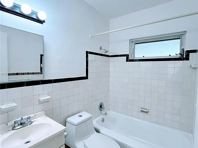 420 NE 14th Ave #3 — Photo 7