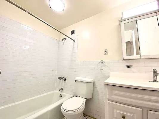 Rented by Bruma Realty LLC | media 21