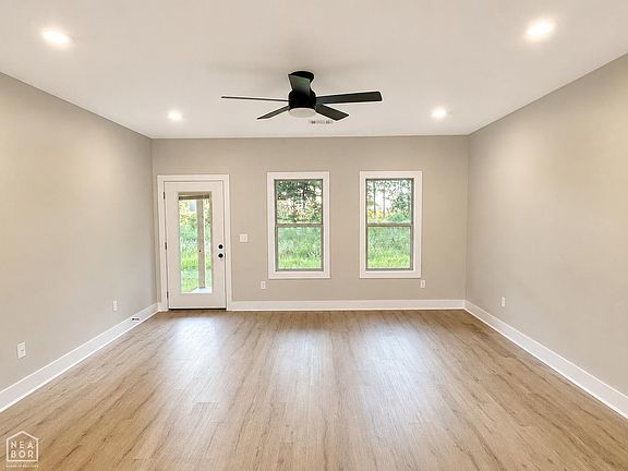 5th image of 5412 Lotus St