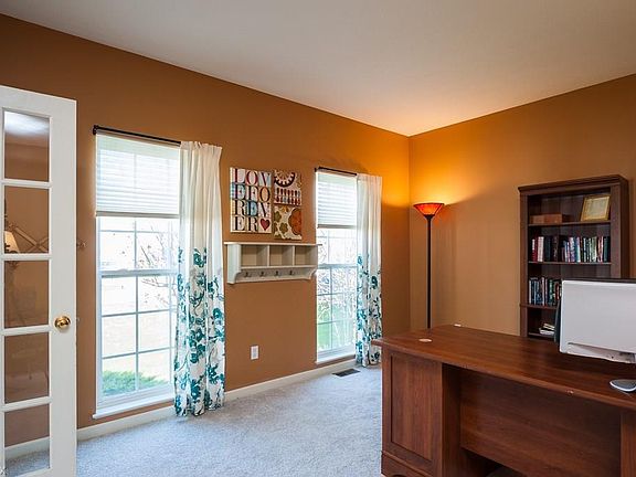 5th image of 1844 Curry Ln