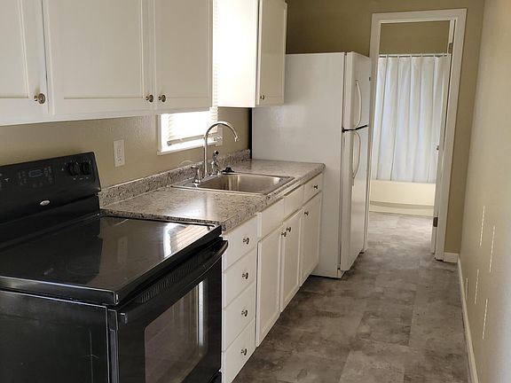 3rd image of 802 N Mulberry St