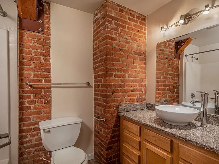2820 Detroit Ave #204 — Photo 7