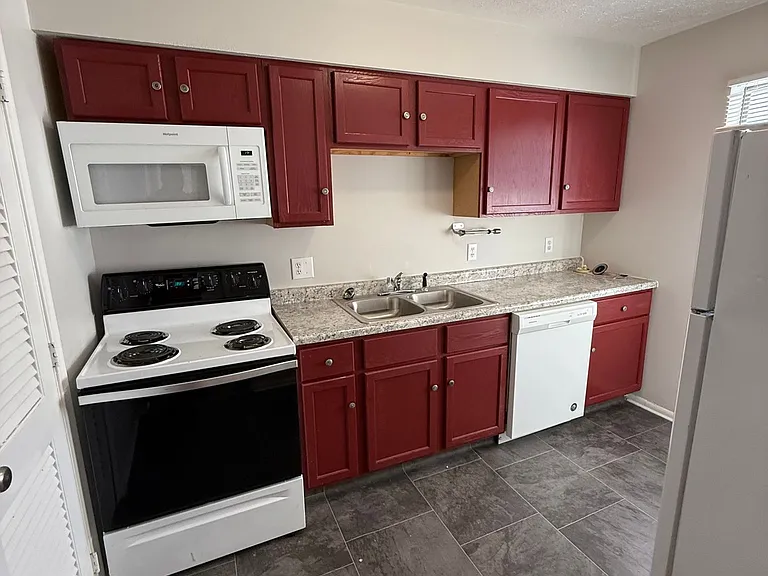1332-1334 S 30th Ct — Photo 6