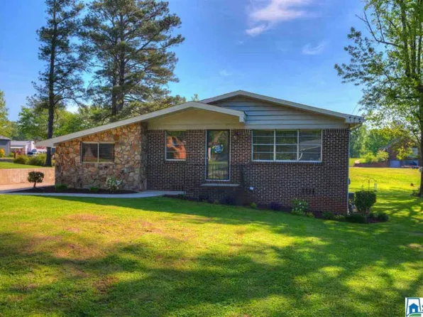 411 Regent Cir, Gardendale, AL 35071