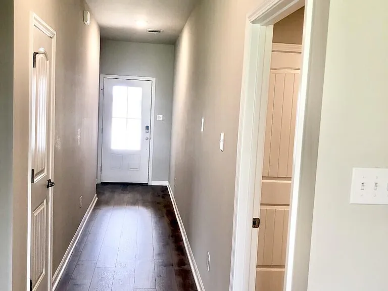 109 Abbeywood Ct — Photo 2