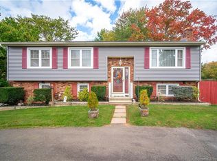 77 Montowese Ave, North Haven, CT 06473