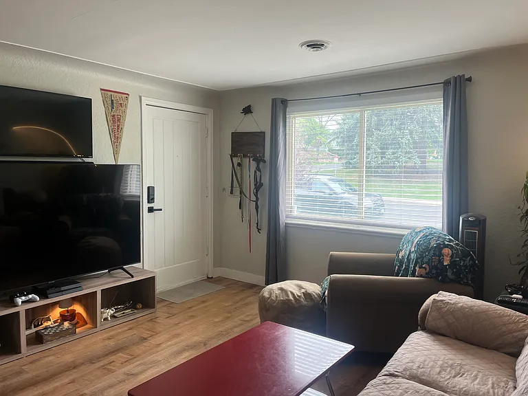 3477 E 36th Ave — Photo 3