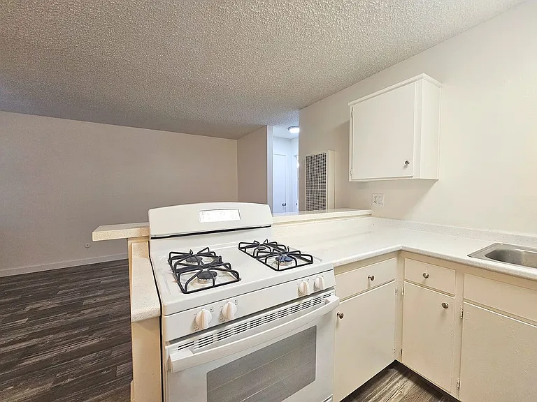 Parks Ave. Apartments — Photo 7