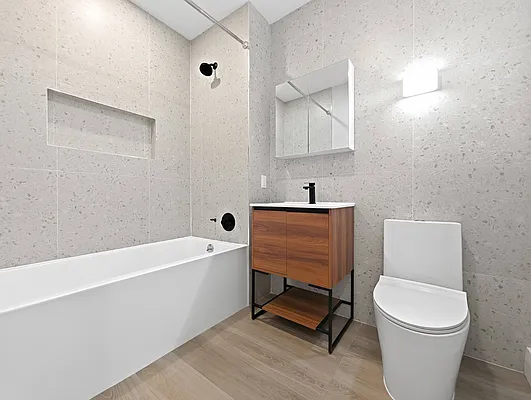 Bathroom, photo 1