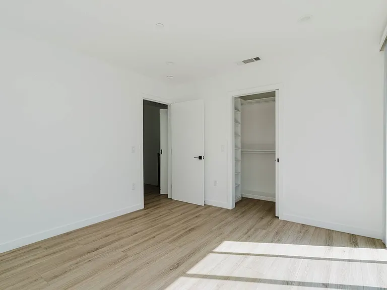 536 E San Jose Ave — Photo 12