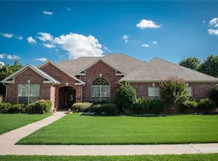 121 Skinner St, Centerton, AR 72719