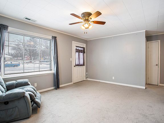 5th image of 203 Broadway Blvd