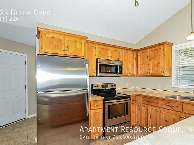823 Bella Dr — Photo 8