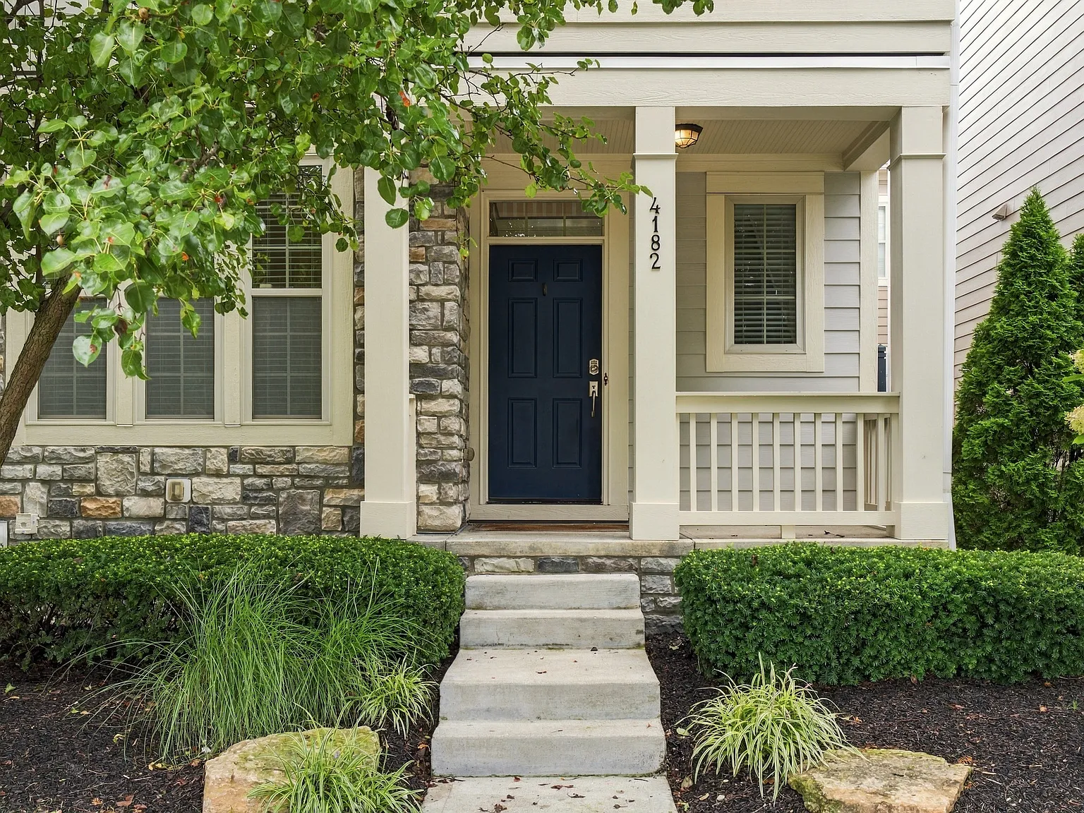 3 bed, 3.5 bath, 3628 sqft, $4,300 — Photo 4