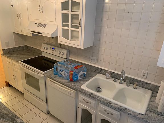 5th image of 813 Lasalle St #813