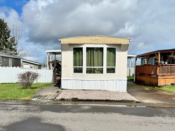 1415 S Bertelsen Rd Space 127, Eugene, OR 97402