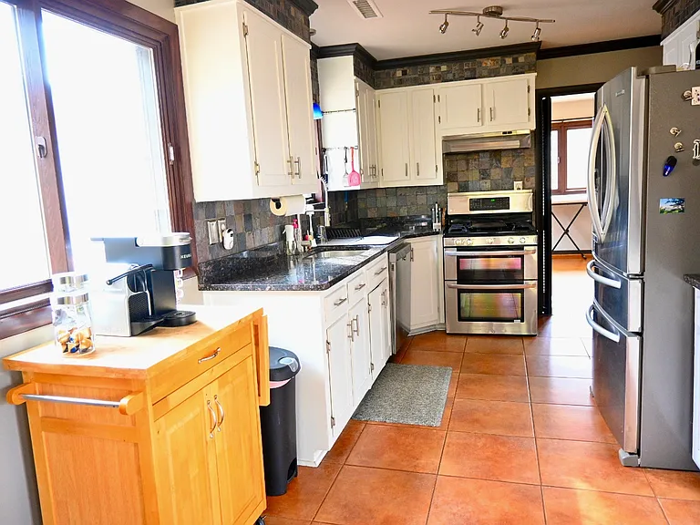 1961 4th Pl S — Photo 9