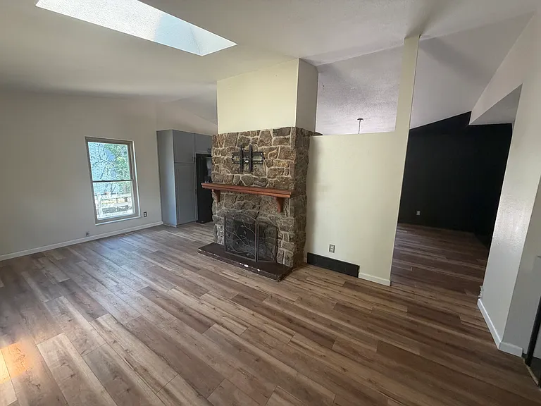 3819 S Midsummer Ln — Photo 4