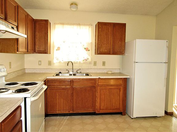 5th image of 305 Harland Dr