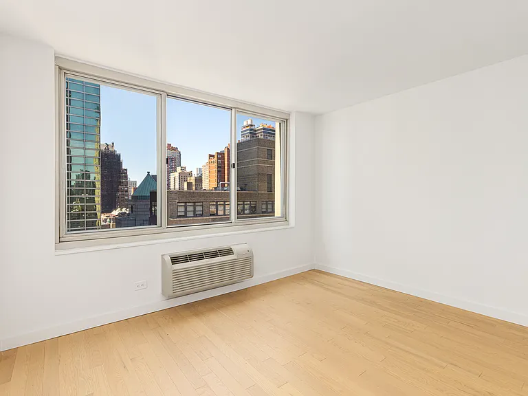 333 E 45th St #25B — Photo 6