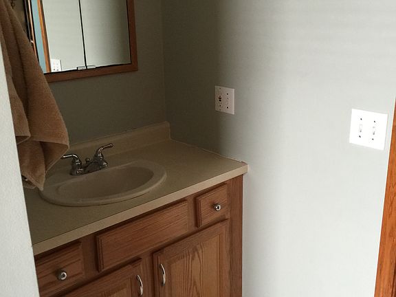 First floor spare bath.