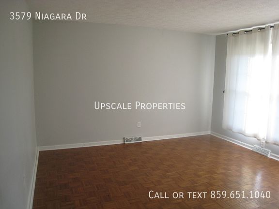 3rd image of 3579 Niagara Dr