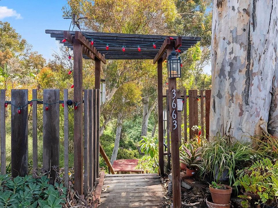Entry Arbor
