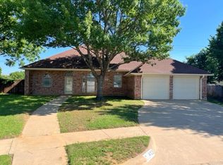 412 Springhill Ct, Burleson, TX 76028