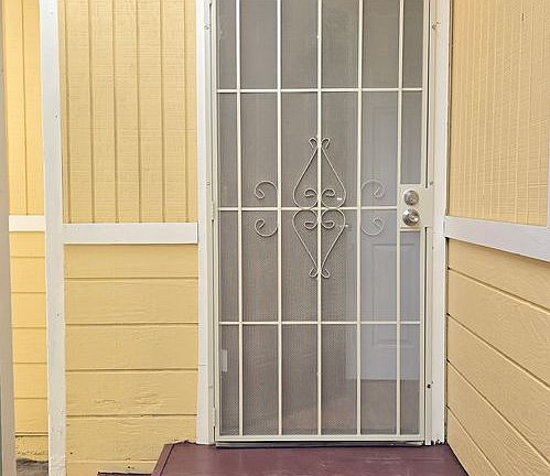 5th image of 1060 Cherry Ave #A
