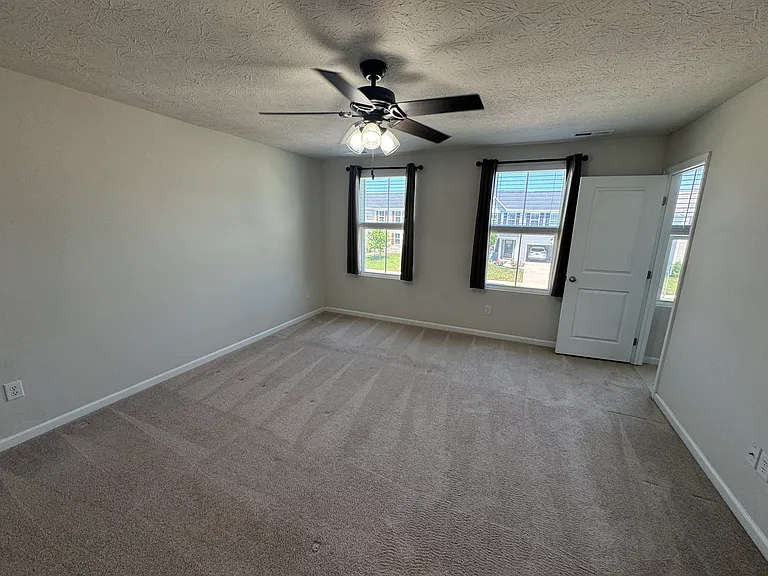 204 Dietz Dr — Photo 17
