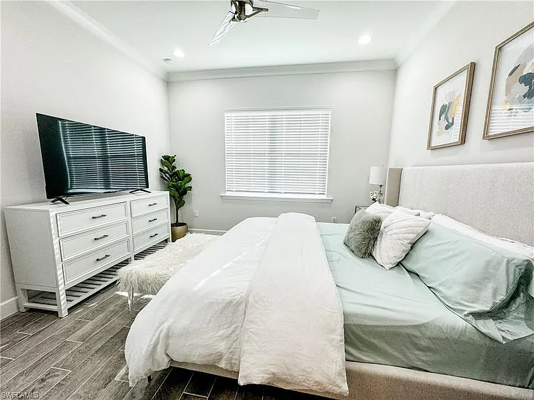7289 Saona Ct — Photo 8