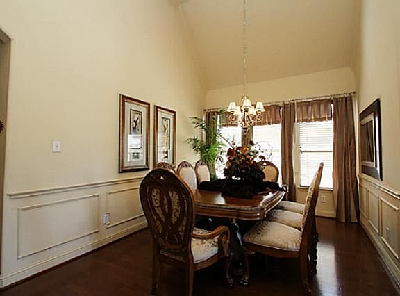 3rd image of 8618 Argentine Way