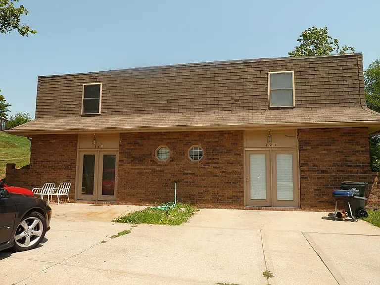 716 NE Barnes Dr #A — Photo 9