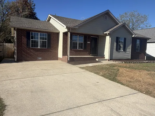 1940 Waterford Dr, Old Hickory, TN 37138
