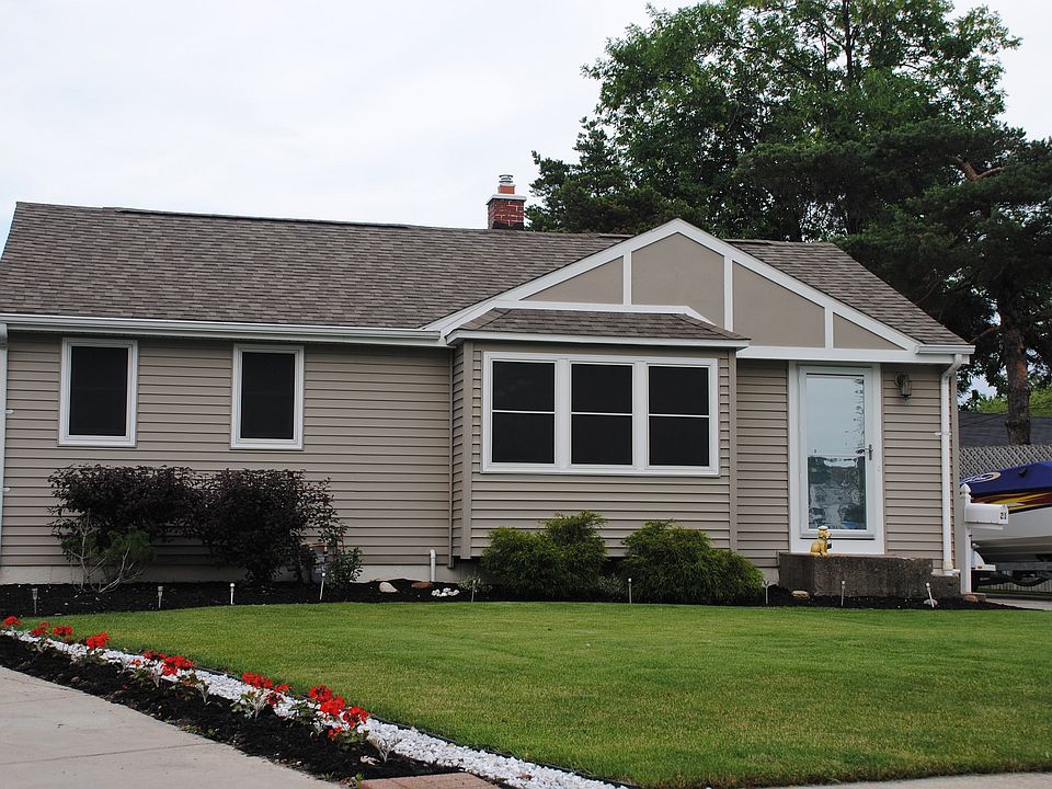 1st image of 21 Ermann Dr