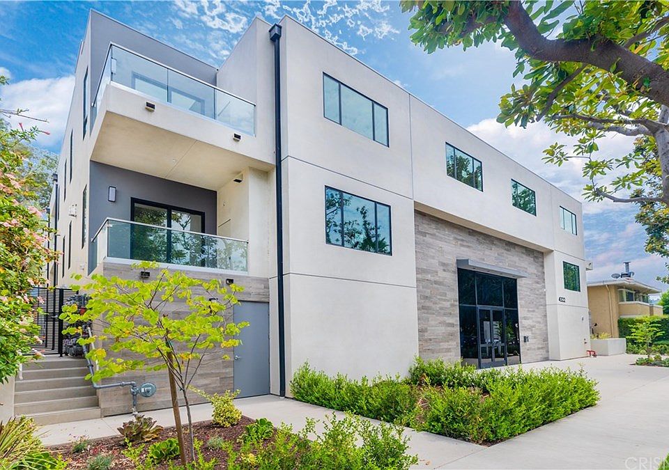 1st image of 4322 Gentry Ave #201