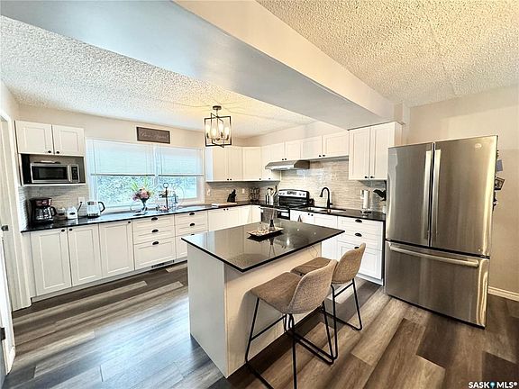 2nd image of 1908 3rd AVENUE E